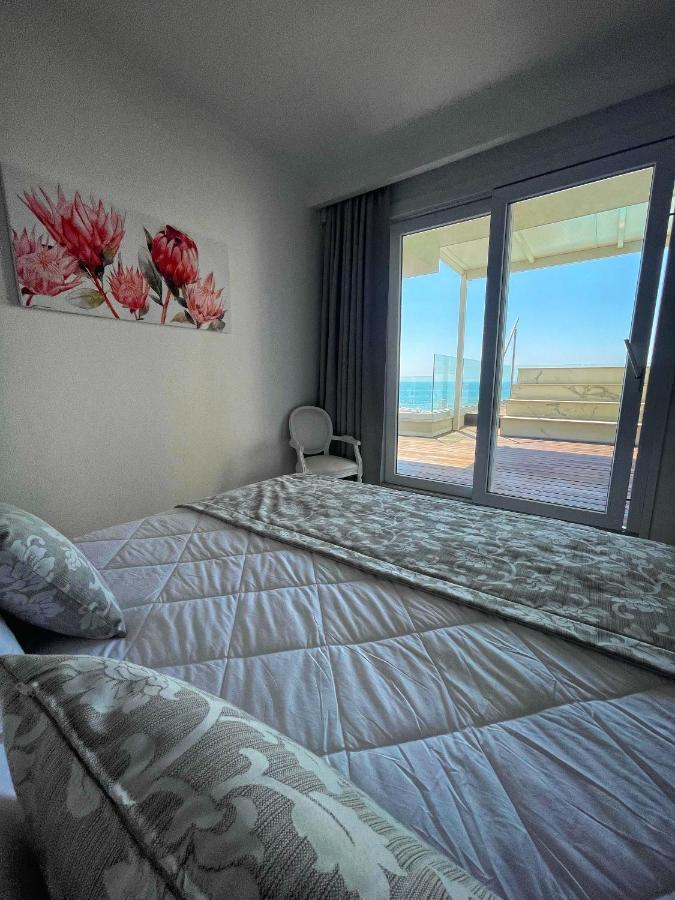 Park Hotel Cellini Lido di Jesolo Bagian luar foto